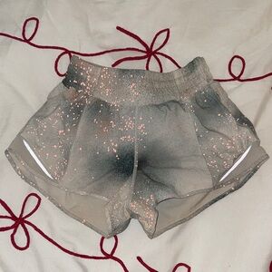 Lululemon High Rise Hotty Hot Shorts Size 4 Length: 2.5”